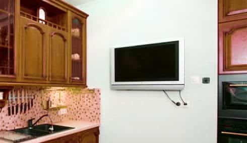Выбираем маленький телевизор на кухню - параметры и модели